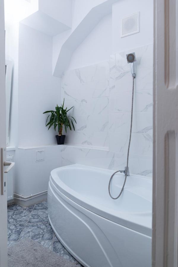 Color Aparments Coposu Blv Apartment Bucureşti Ngoại thất bức ảnh